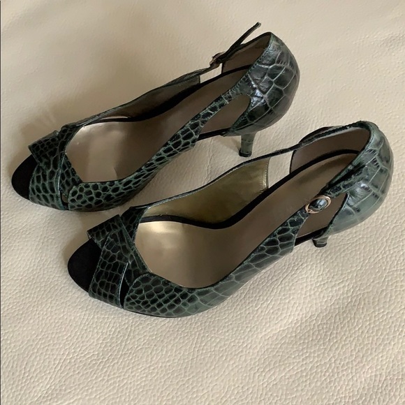 Nine West Shoes - 💗Nine West Peep Toe Heels